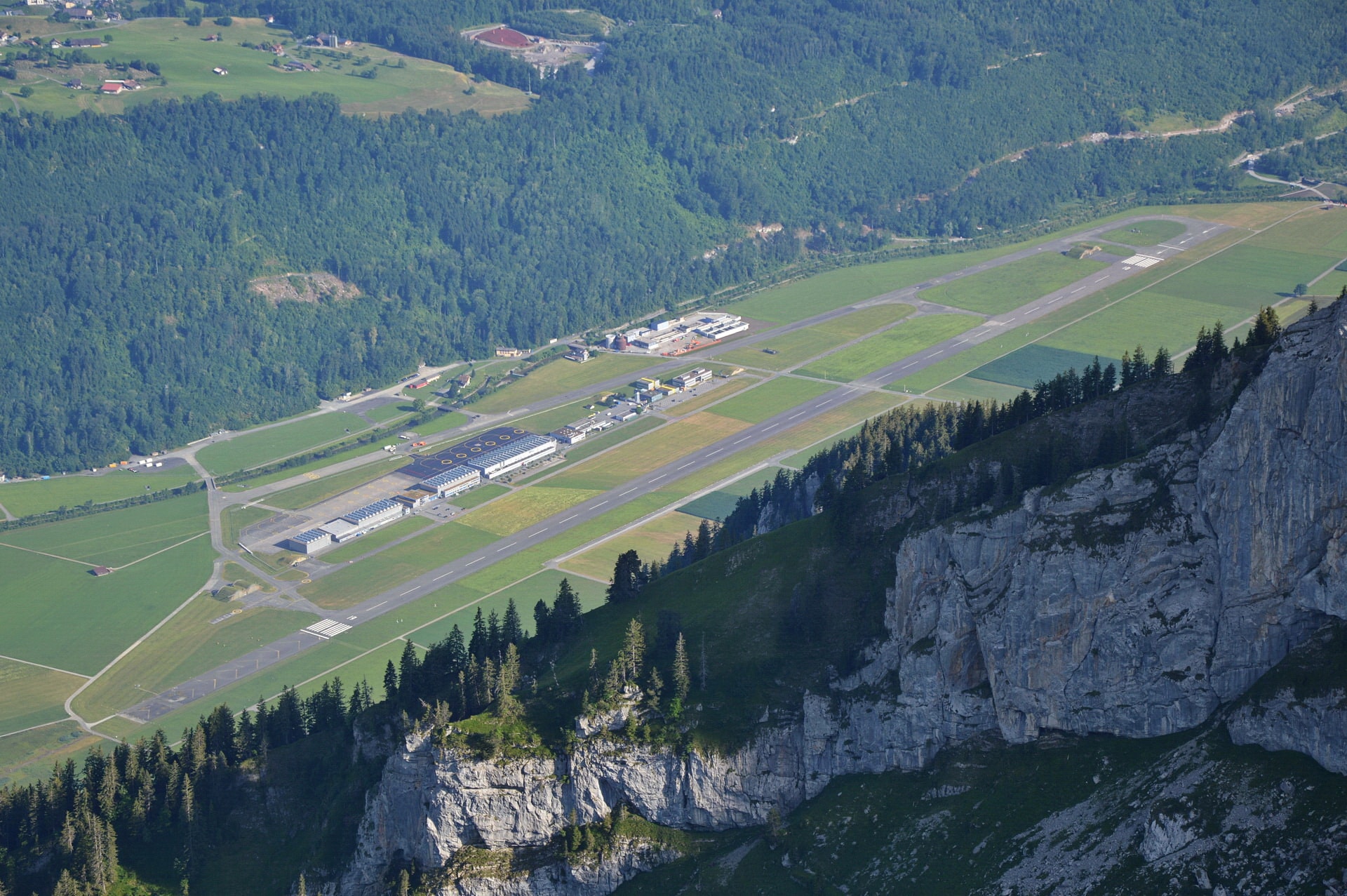 Alpnach airport